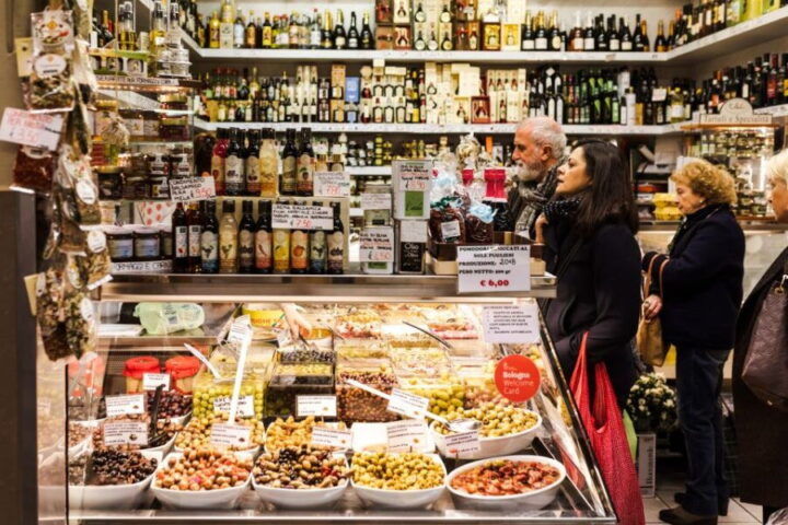 Bologna: Eat and Drink Like a Local Food Tour