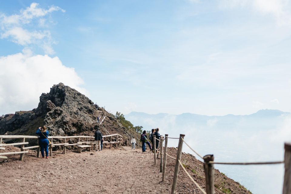 Naples: Pompeii and Mt. Vesuvius With Lunch and Wine Tasting - Itinerary