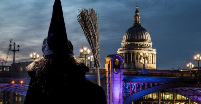 London: Witches and History Magical Walking Tour - Inclusions