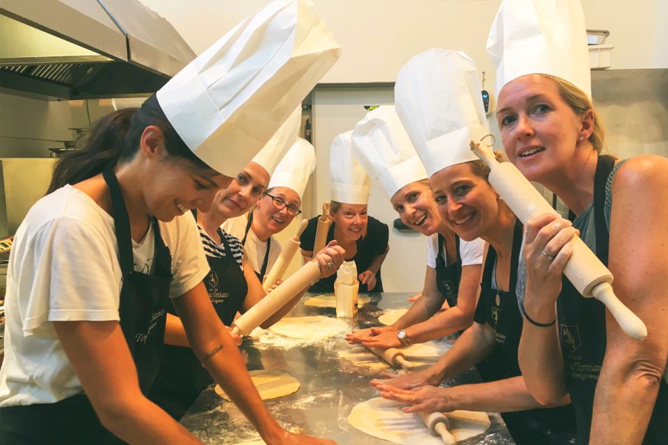 San Gimignano: 2-Hour Pizza Class & Wine Tasting - Cancellation and Weather Policies