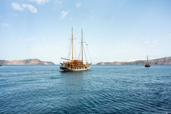 Santorini: Volcanic Islands Cruise With Hot Springs Visit - Important Information