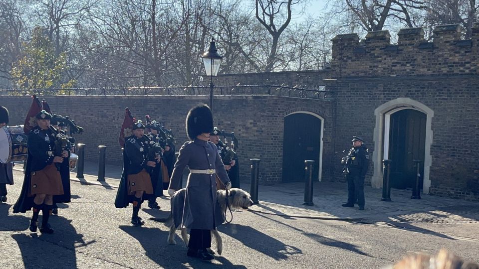 London: Royal Family and Changing of the Guards Walking Tour - Booking Information