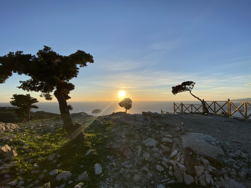 Monolithos: Small Group Hike and Sunset at Monolithos Castle - Common questions