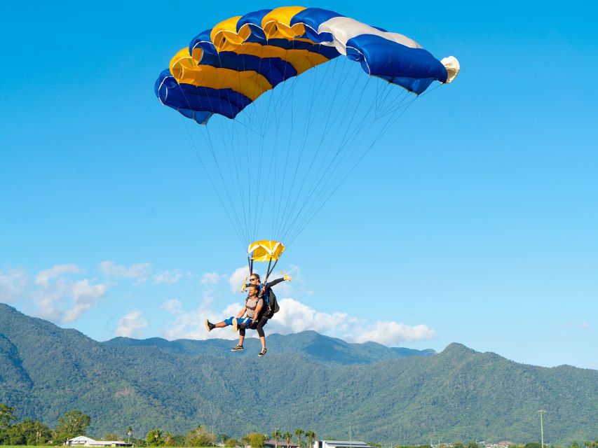 Cairns: Tandem Skydive From 15,000 Feet - Key Points