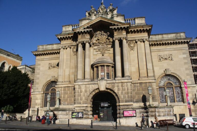 Bristol: Smartphone Self-Guided Heritage Walks