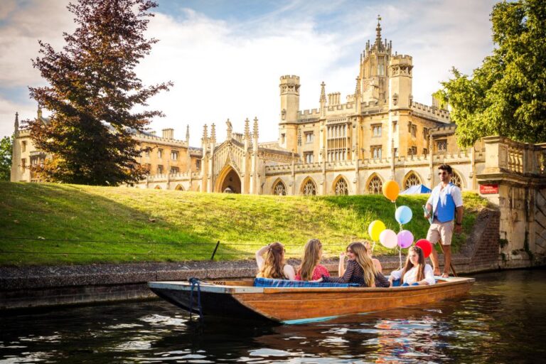 Cambridge: Shared Punting Tour With Guide