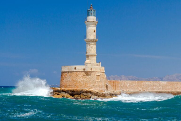 Chania: Self-Guided Scavenger Hunt and City Highlights Tour