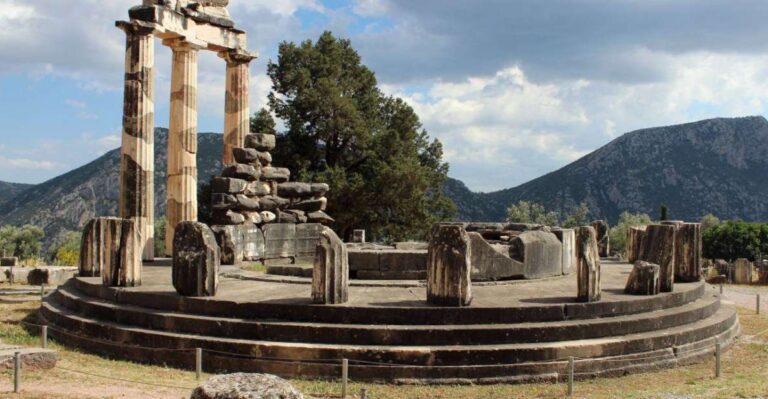 Delphi: Audio Guided Tour of the Sites in French or English