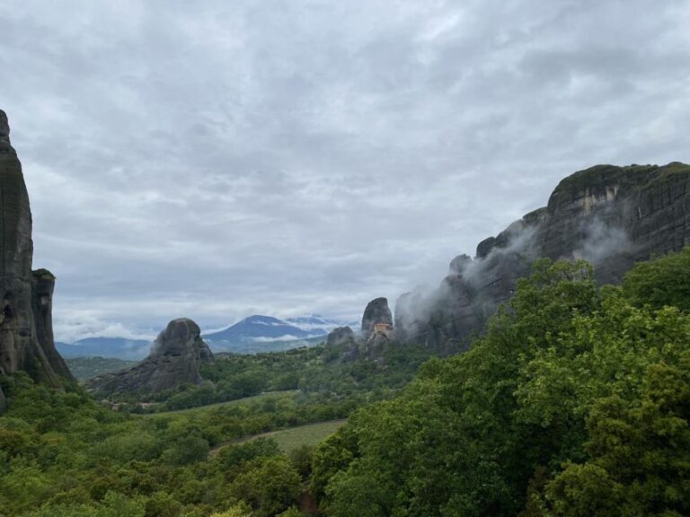 From Kalabaka or Kastraki: Meteora Monastery Morning Tour