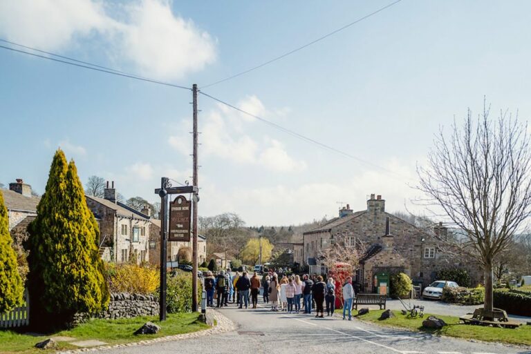 Leeds: Emmerdale Village Set Guided Tour