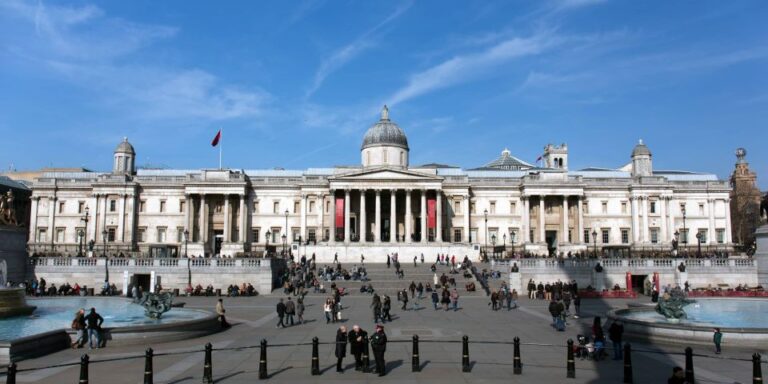 London: Murder Mystery Tour by Trafalgar Square (English)