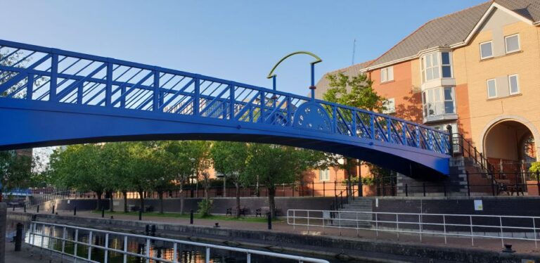 Manchester: Salford Quays Guided Walking Tour