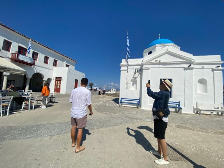 Mykonos: Old Town Self-Guided Game & Tour