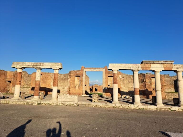 Pompei : Cooking Class and Guided Tour With an Archeologist