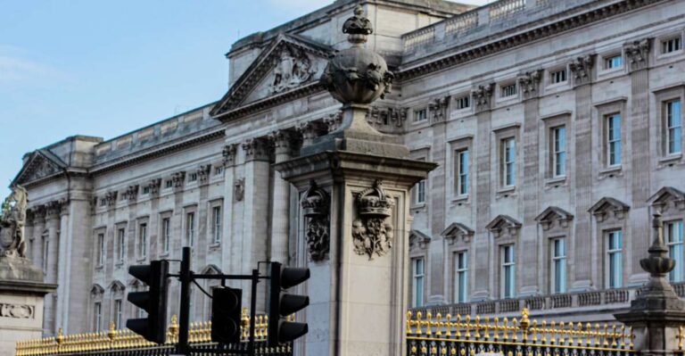 Royal London: From Stuarts to Windsors Walking Tour