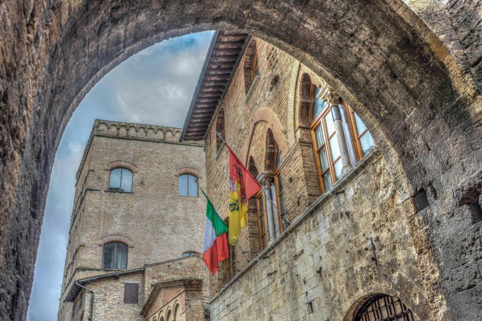 1 san gimignano private walking tour San Gimignano Private Walking Tour