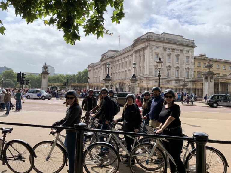 The London Big Six and a Pub. 5.5 Hour Tour