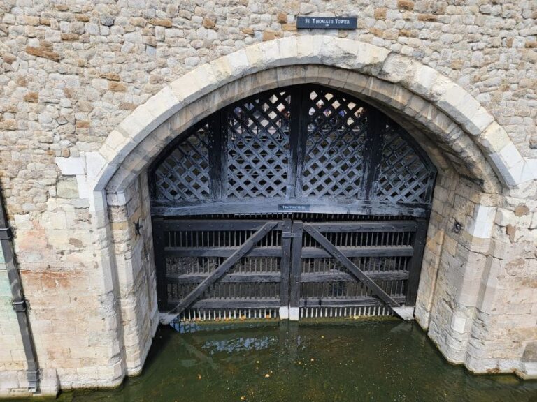 Tower of London: Opening Ceremony, Crown Jewels & Beefeaters