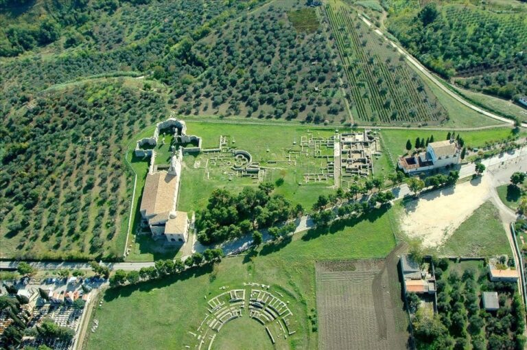 Venosa Tour: Important Roman Places Near Matera