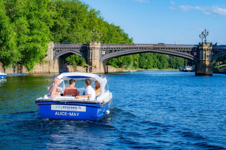 York: Self-Steer Boat Rental