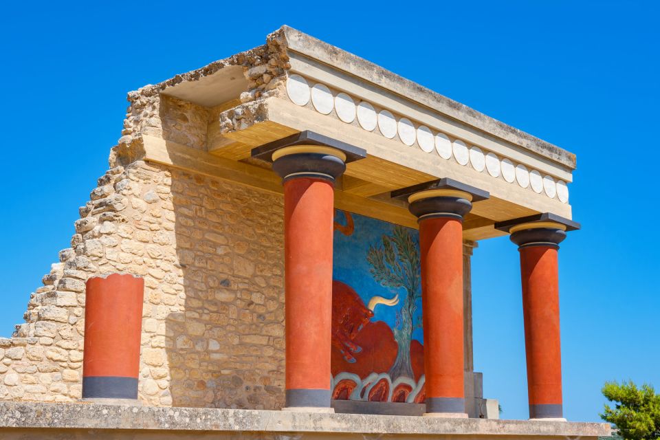 Knossos Palace: E-Ticket With Audio and Heraklion City Tour - Knossos Palace Highlights