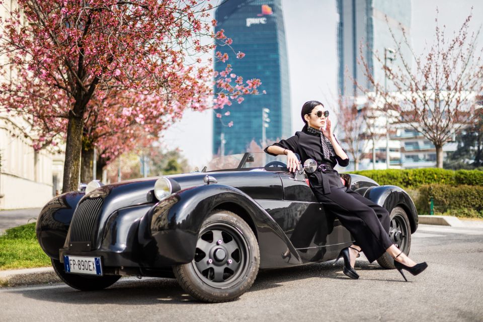 Milan: City Highlights Private Tour by Vintage Car - Itinerary