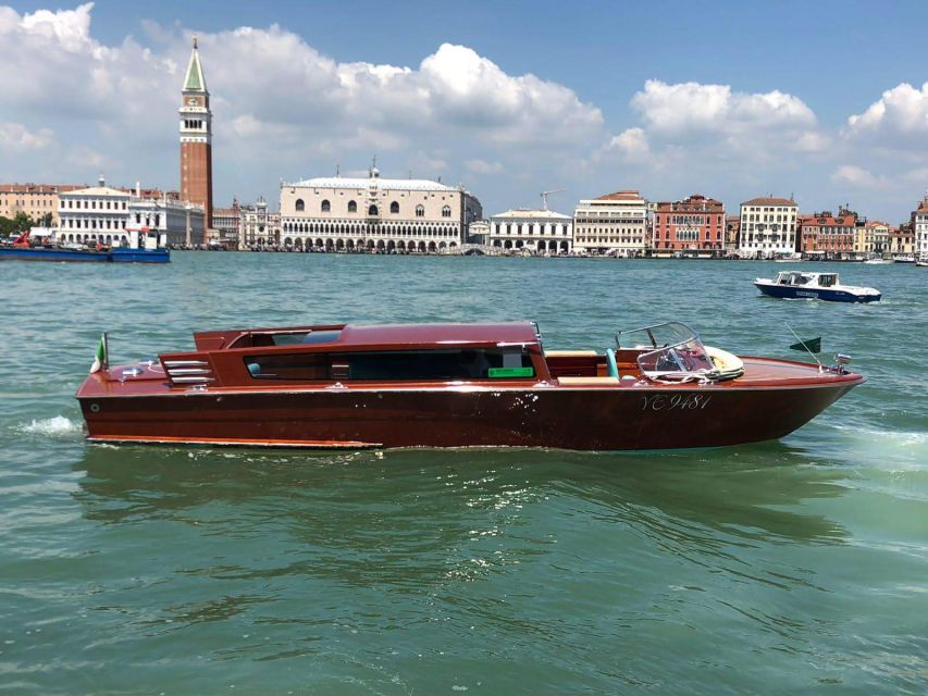 Venice Airport to Venice Island Hotels - Service Description for Private Limousine Transfer