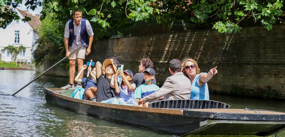 Cambridge: Shared Chauffeured Punting Tour - Includes