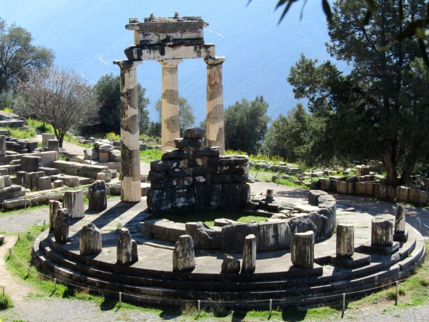 Delphi: Audio Guided Tour of the Sites in French or English - Inclusions