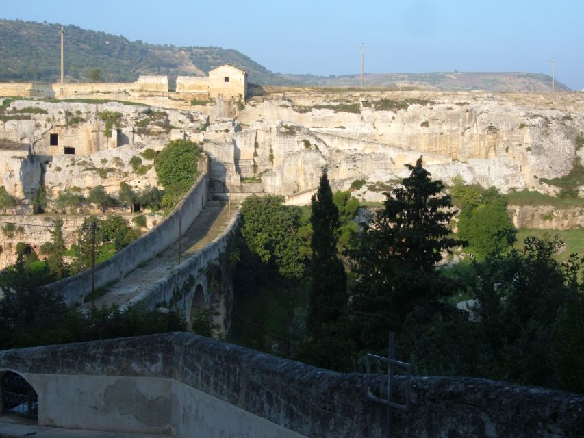 Gravina in Puglia James Bond 007 Guided Walking Tour - Full Description