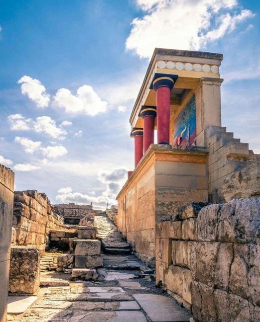 KNOSSOS PALACE AND HERAKLION TOWN ARCHAEOLOGICAL MUSEUM - Inclusions