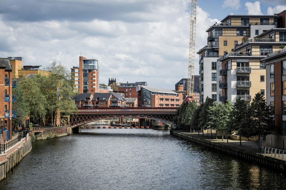 Leeds: Wagonways & Rails Treasure Hunt With Pub Stops - Adventure Highlights