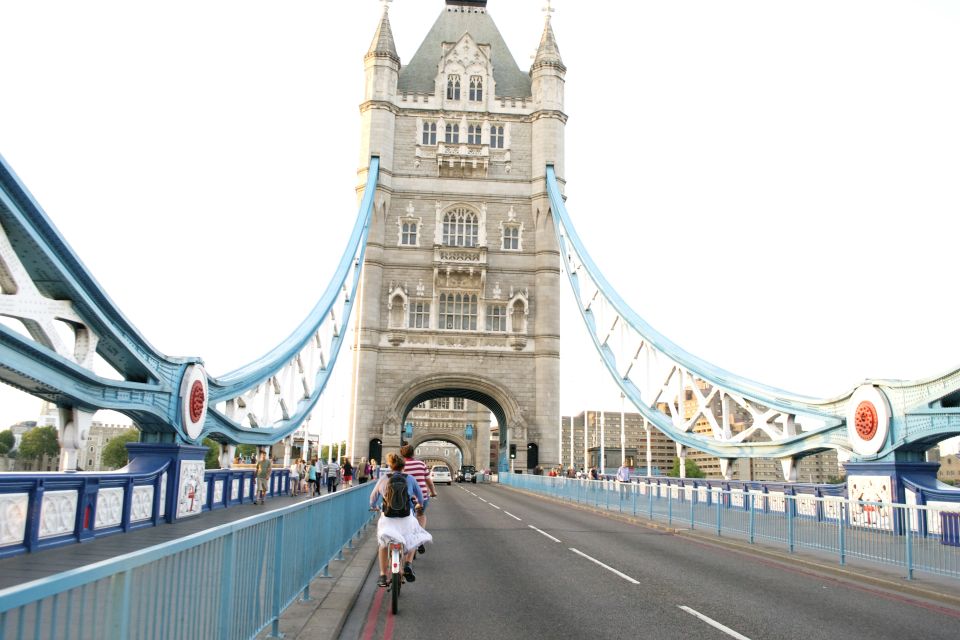 London: River Thames Evening Bike Tour With Beer Tasting - Experience