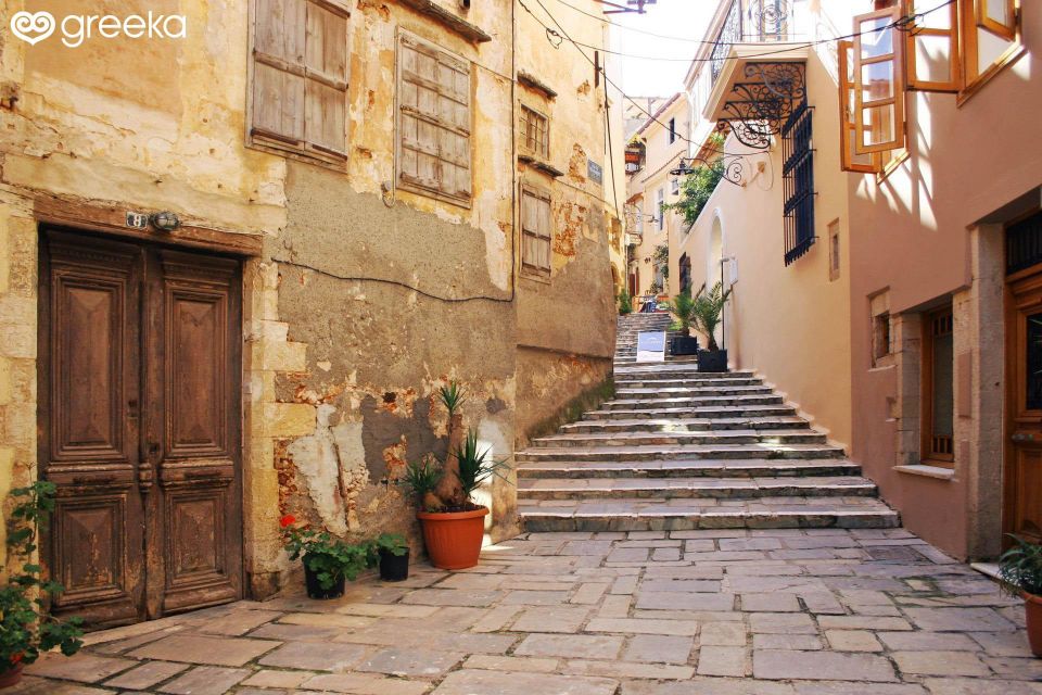 VENIZELOS TOMBS, CHANIA OLD TOWN AND HARBOR - Exploring Chania Harbor