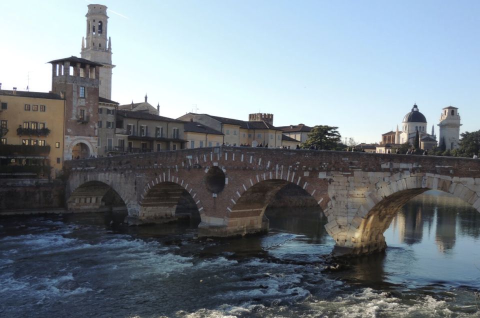 Verona: Essential Verona Private Tour Including Arena - Experience