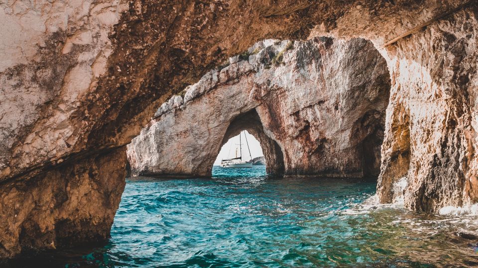 Zakynthos: Shipwreck, Blue Caves & Xigia Beach Cruise - Onboard Amenities