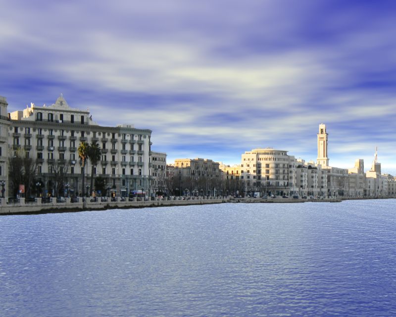 Bari: Private Walking Tour With Focaccia Tasting - Meeting Point Location