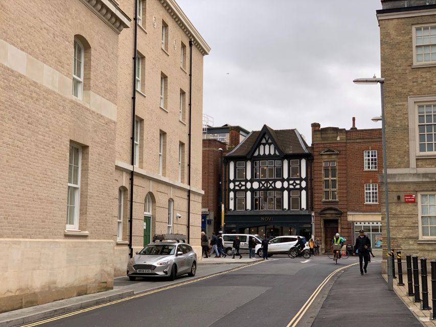 Cambridge: Clue-Guided Discovery Walk - Inclusions