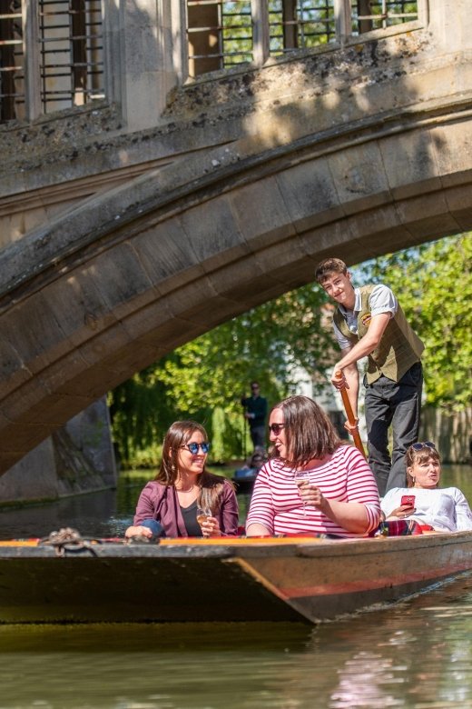 Cambridge Student-Guided Chinese Walking and English Punting - Pricing and Duration