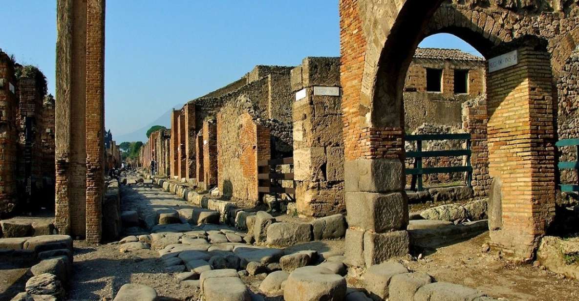 From Rome: Guided Tour to Pompeii With Priority Admission - Meeting Point Information