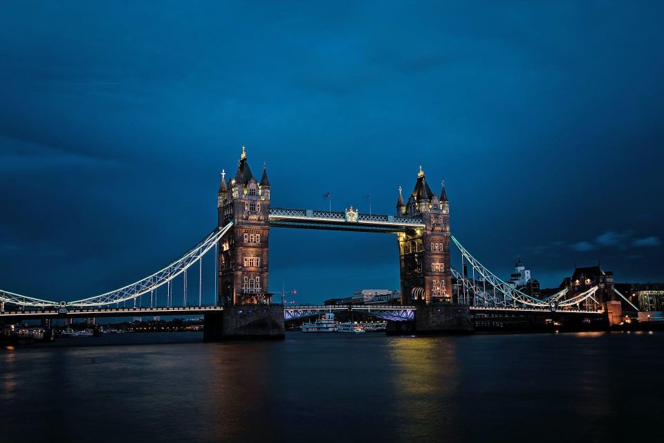 London: Digital Audio Guides for Big Ben and Tower Bridge - Narration and Enrichment