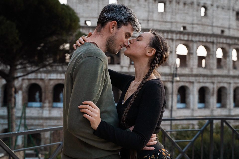 Rome: Romantic Couple Photoshoot VIP - 2 or 3 Different Spot - Customization and Additional Options