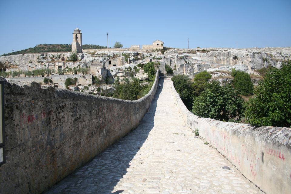 Gravina in Puglia James Bond 007 Guided Walking Tour - Directions