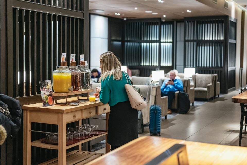 LHR London Heathrow Airport: Plaza Premium Lounge - Customer Reviews