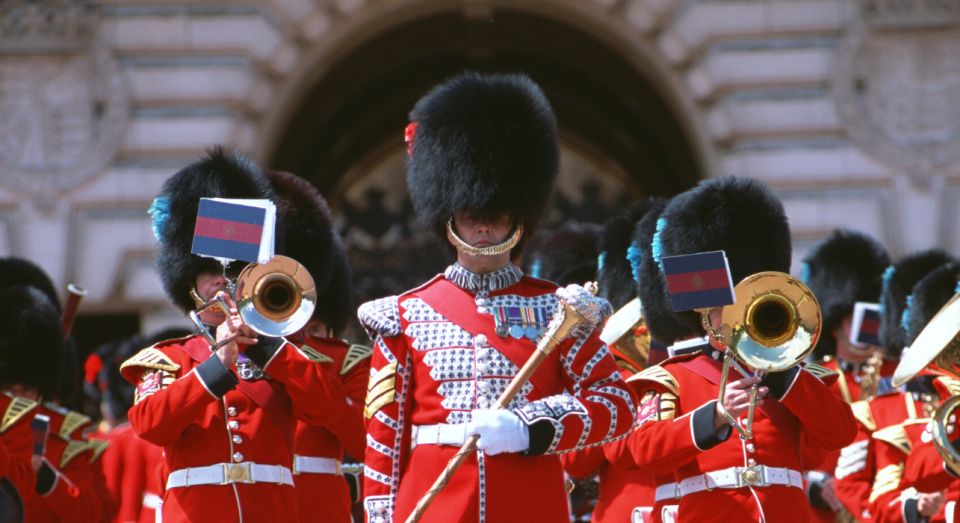 London: Changing of the Guard Walking Tour - Highlights