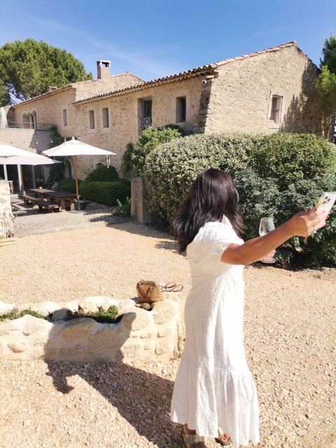 Luberon Wine and Charm: Explore the Flavors of the South - Ménerbes: Authentic Provencal Charm