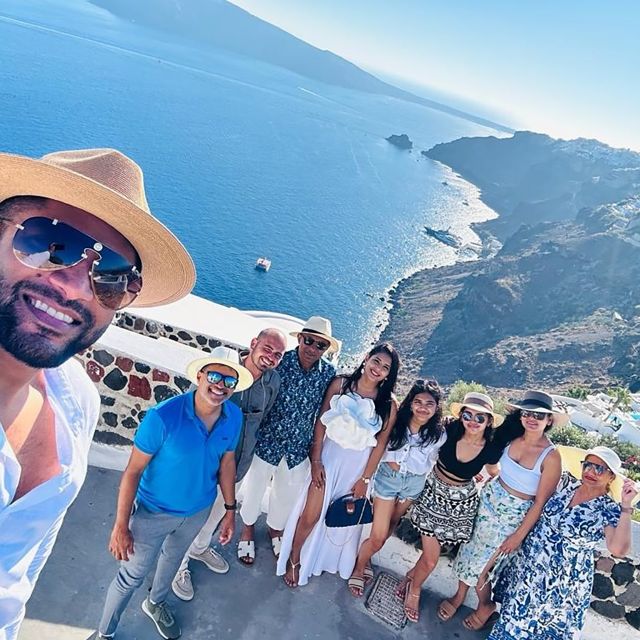 Santorini Private Transfer One-way To/From Airport, Port & H - Inclusions in the Package