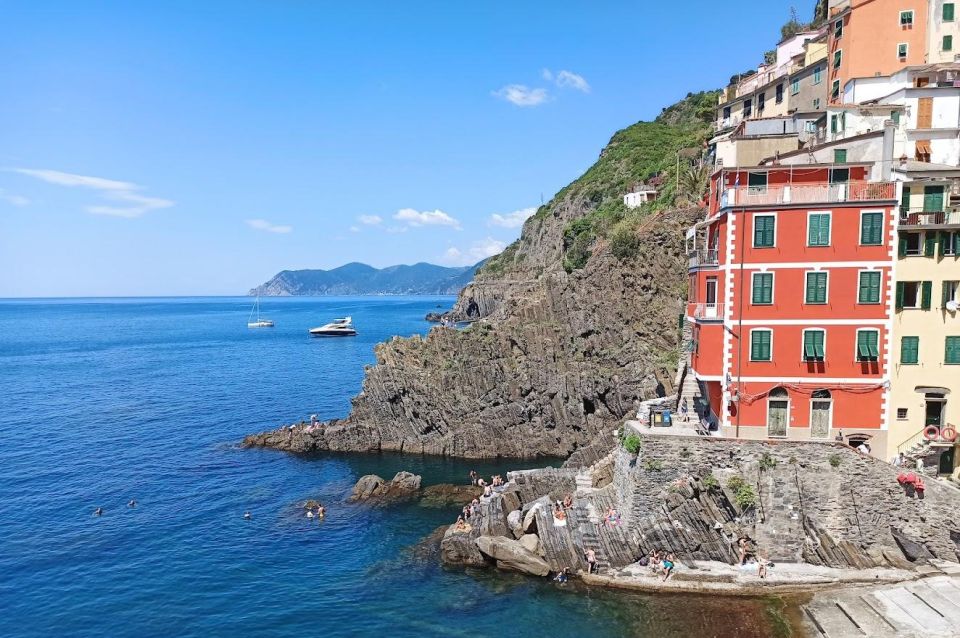 Visit Wonderland Cinque Terre in One Day - Directions