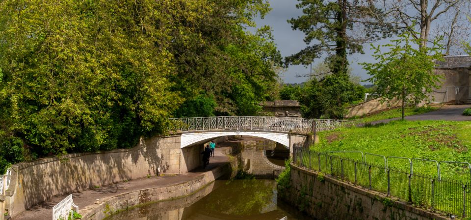 Bath : 2 Hour Historic Walking Tour With An App - Pre-Tour Preparation