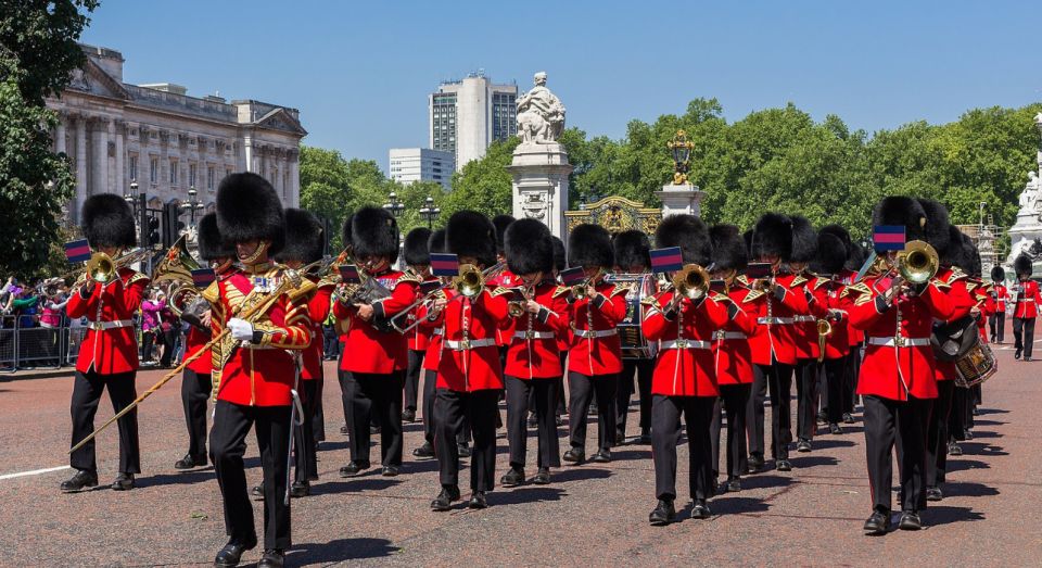 London: Changing of the Guard Walking Tour - Common questions